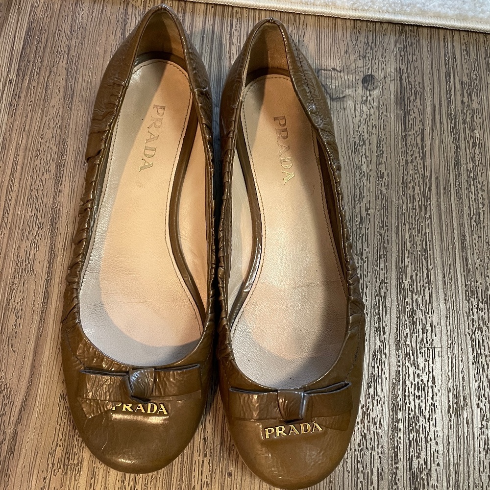 Prada flats 37